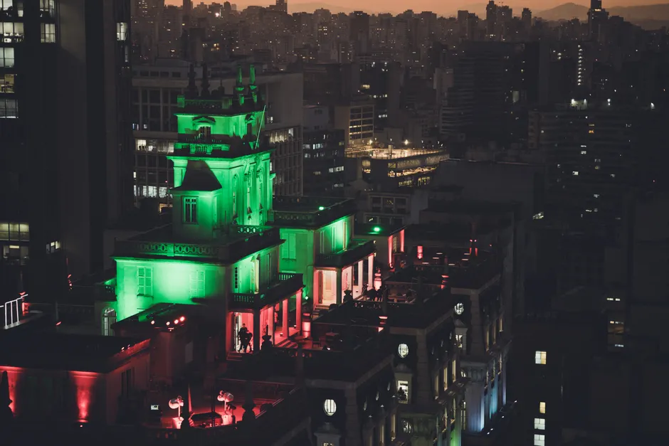 Acompanhantes em Lindóia: opções discretas e práticas perto do EXECUTIV FLAT