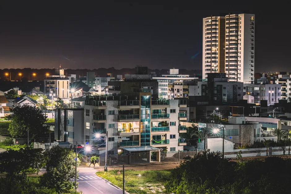 Acompanhantes e casas de massagem no Centro: chegada, segurança e opções junto ao FLATPELOTAS II
